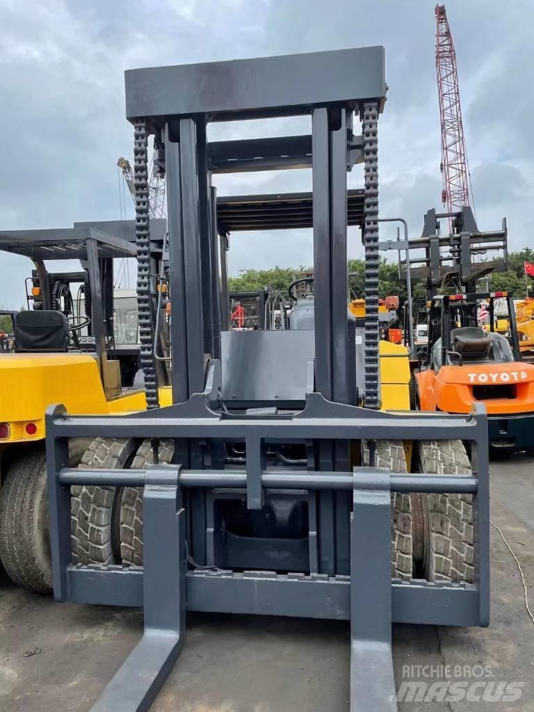 Komatsu 20 Ton Tehnika ar dīzeļa dzinēju
