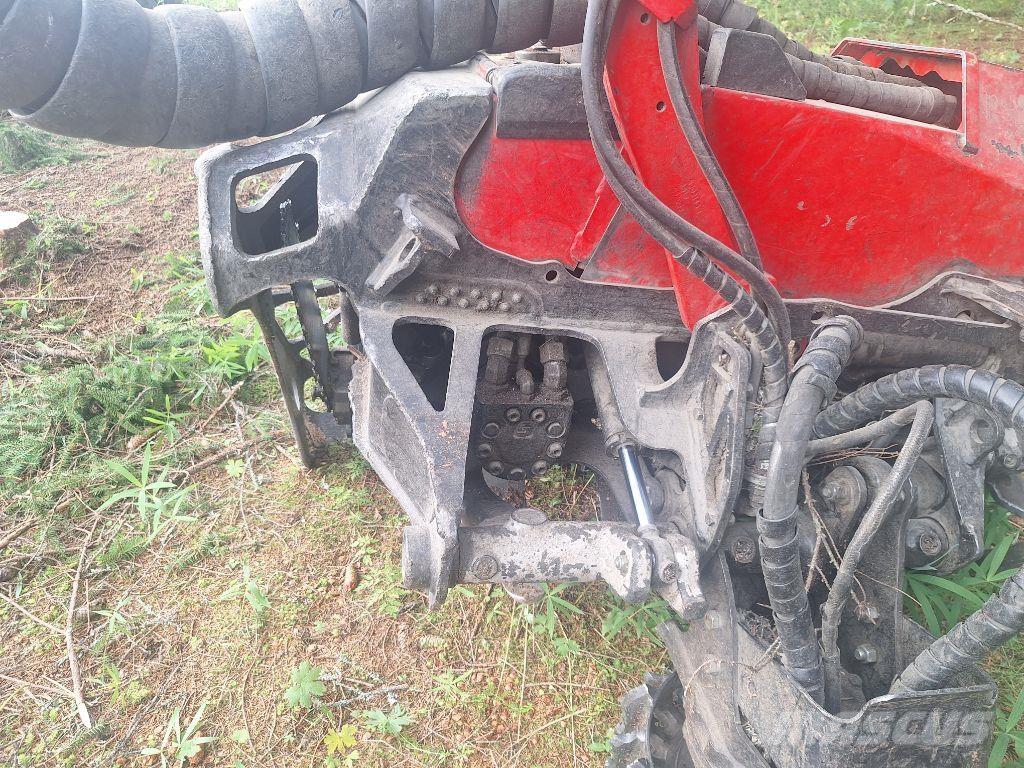 Komatsu 911 Harvesteri