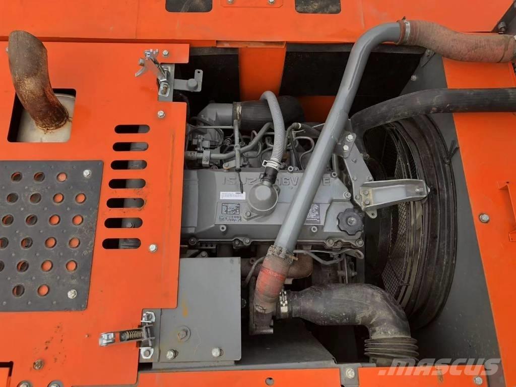 Hitachi 240 Kāpurķēžu ekskavatori