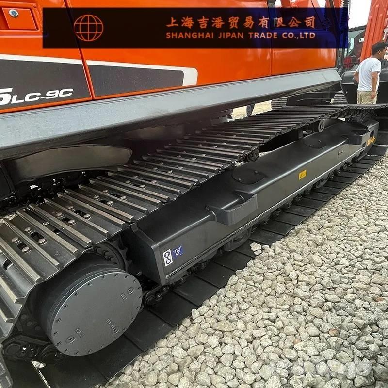 Doosan DX 225 Kāpurķēžu ekskavatori