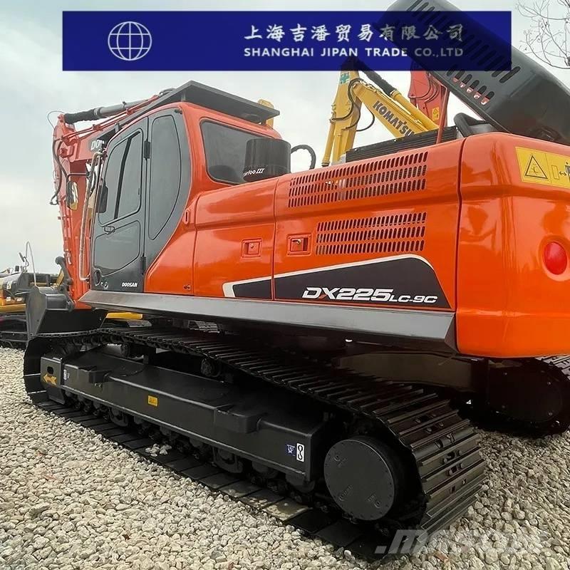 Doosan DX 225 Kāpurķēžu ekskavatori
