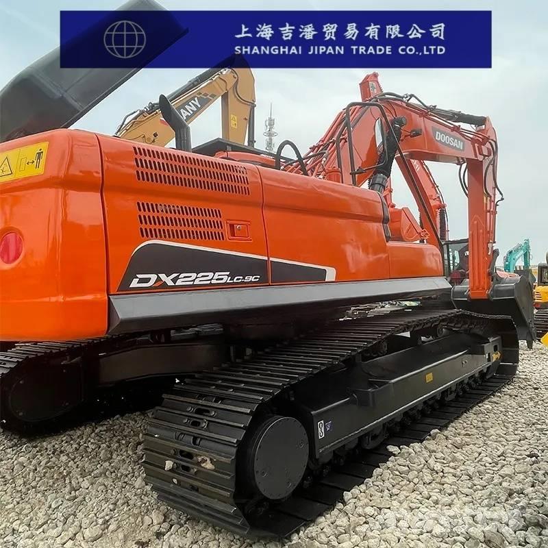 Doosan DX 225 Kāpurķēžu ekskavatori