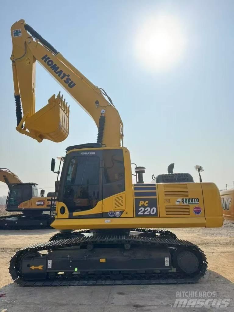 Komatsu 220-8 Kāpurķēžu ekskavatori