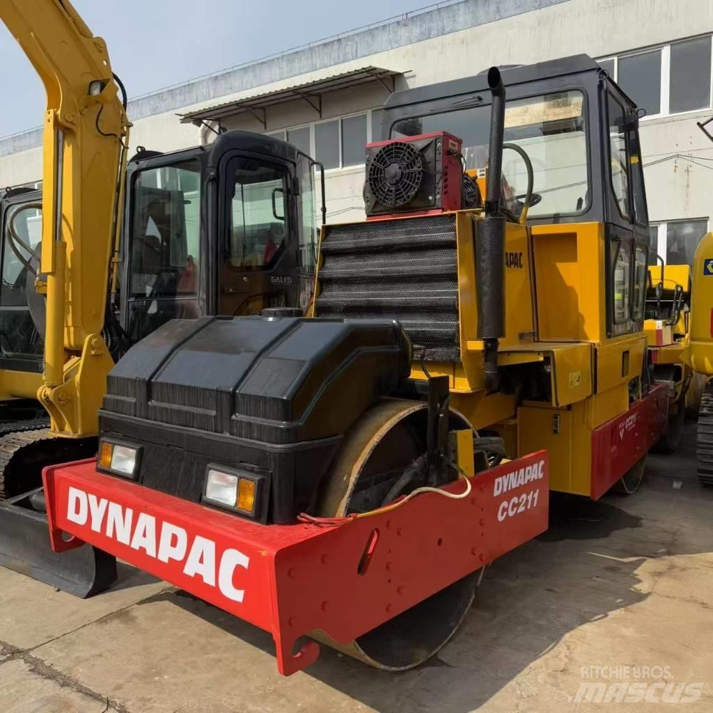 Dynapac CC 211 Divvalču grunts veltņi