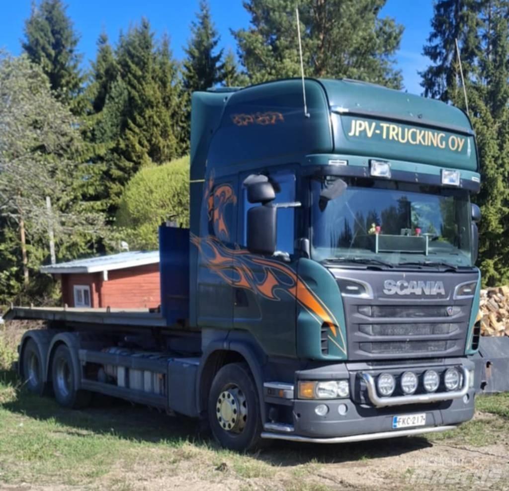 Scania R 560 Treileri ar āķi