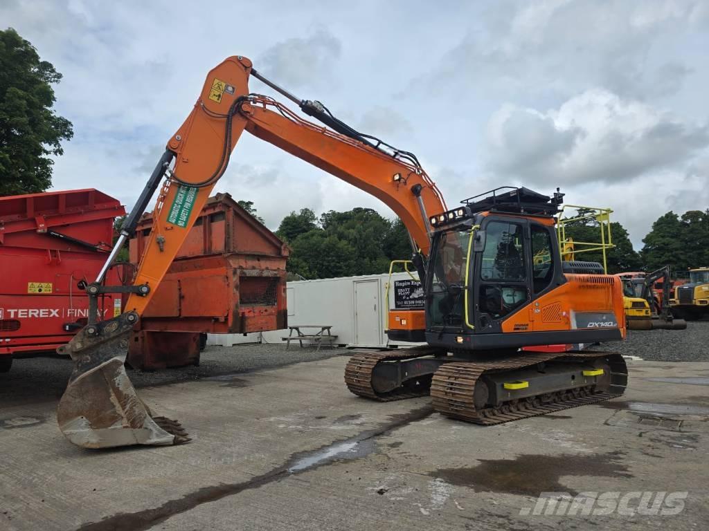 Doosan DX 140 LC Kāpurķēžu ekskavatori
