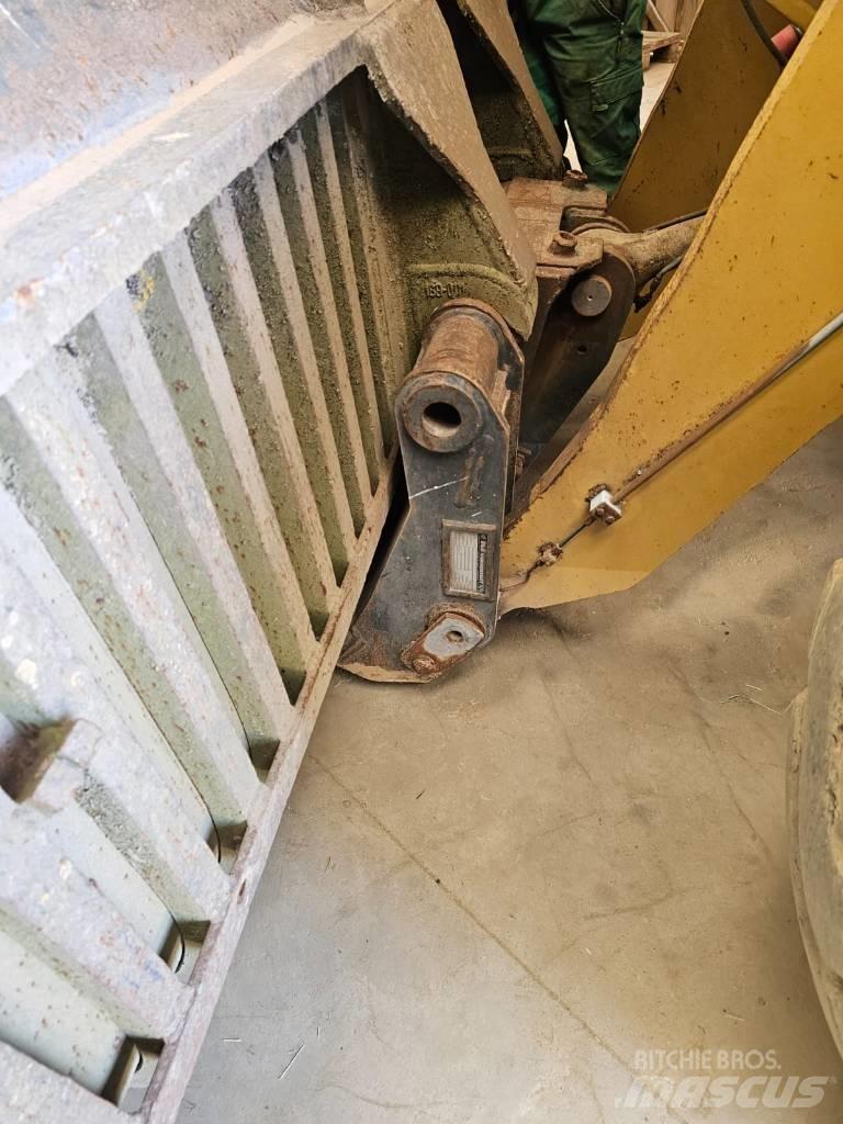 CAT 938 G Iekrāvēji uz riteņiem