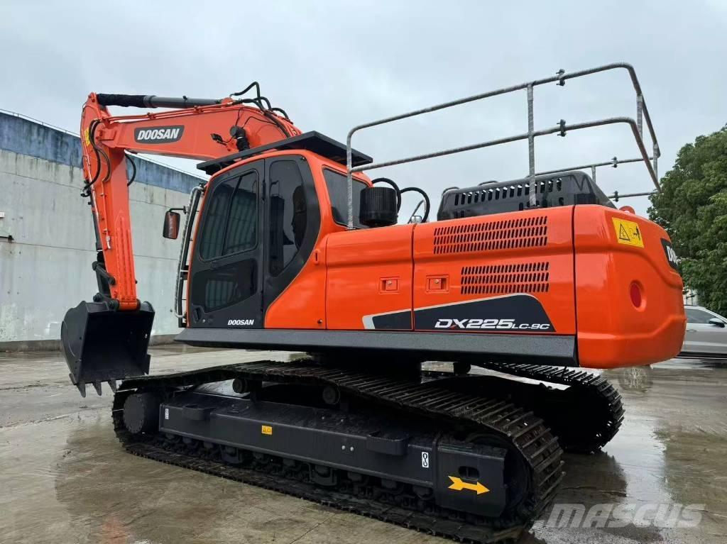 Doosan DX 225 LC-9C Kāpurķēžu ekskavatori