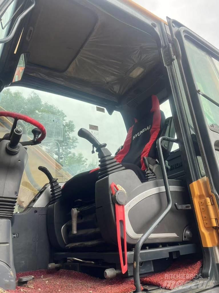 Hyundai R210W-9 Ekskavatori uz riteņiem