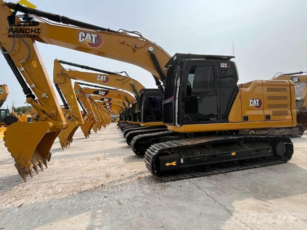CAT 323 Kāpurķēžu ekskavatori