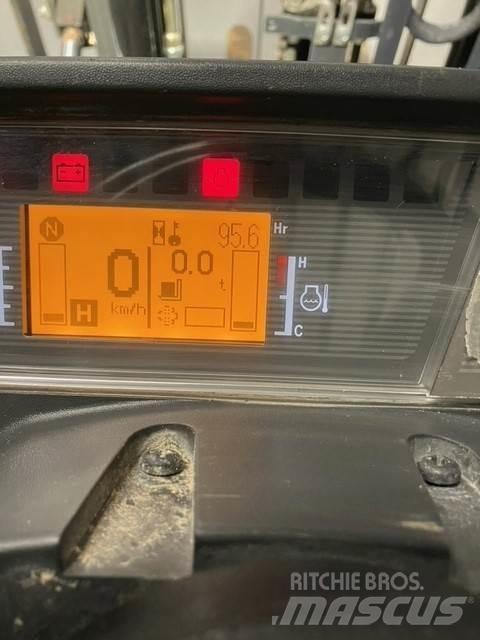 Mitsubishi FD25N3 Tehnika ar dīzeļa dzinēju