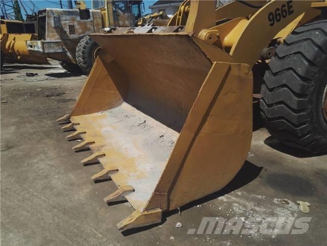 CAT 966 E Iekrāvēji uz riteņiem