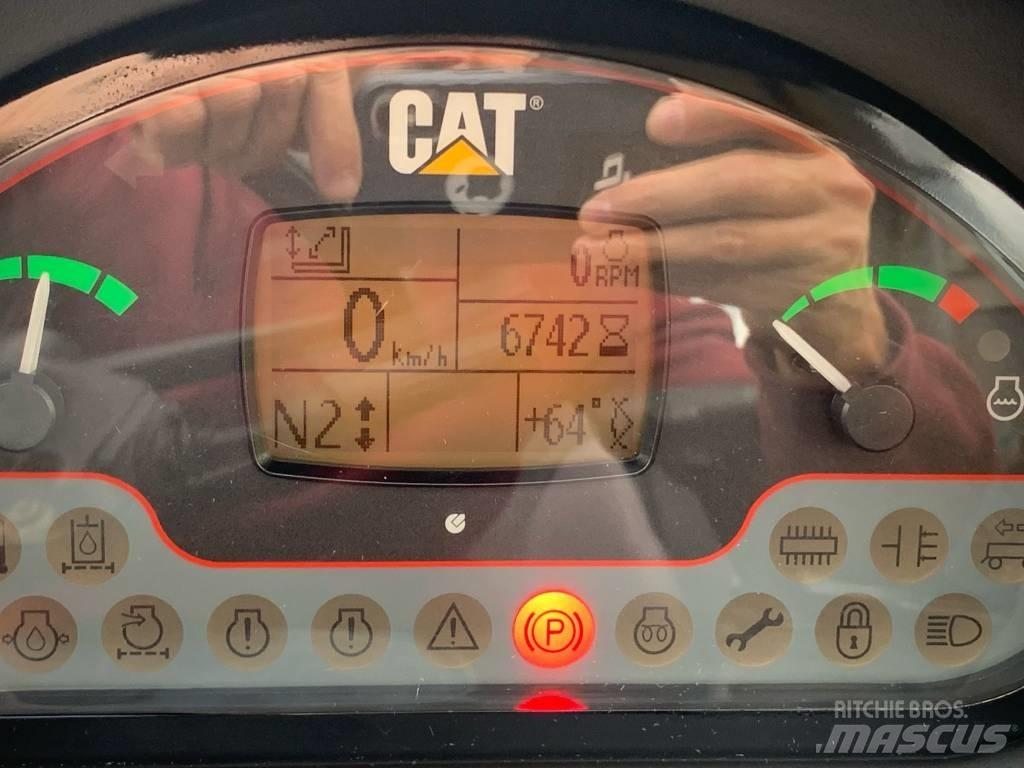 CAT TH 337C Lauksaimniecības pacēlāji
