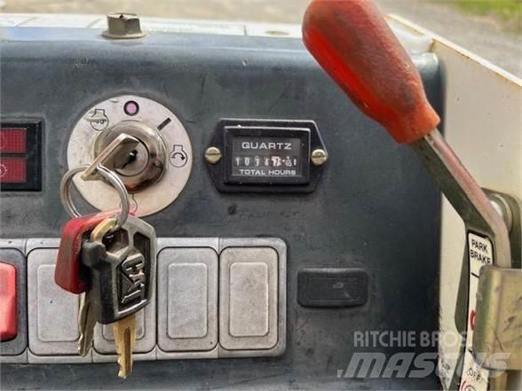 Bobcat MT55 Lietoti riteņu kompaktiekrāvēji