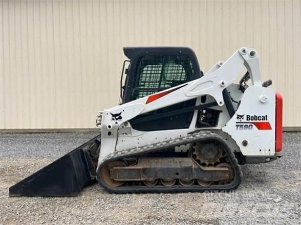 Bobcat T590 Lietoti riteņu kompaktiekrāvēji