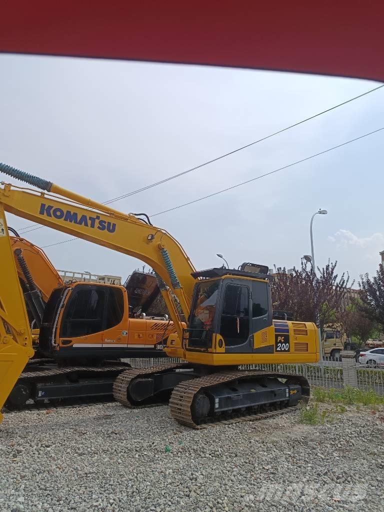 Komatsu PC 200 Kāpurķēžu ekskavatori