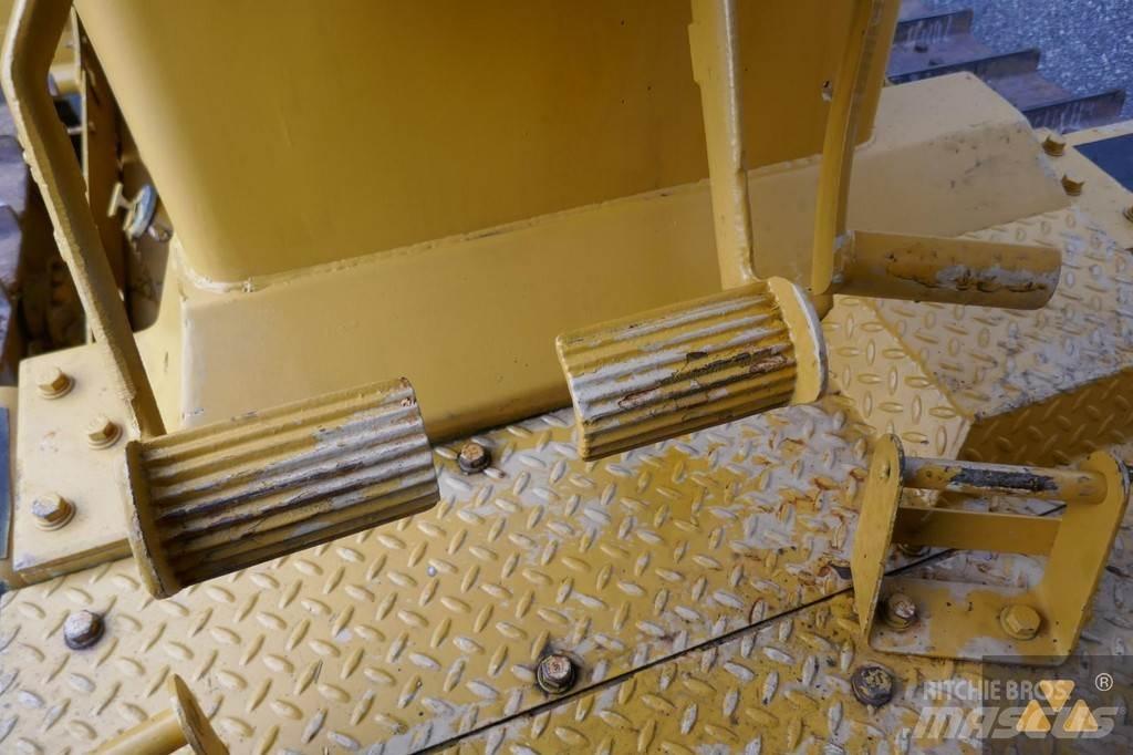 CAT D7G Ex-army Kāpurķēžu buldozeri