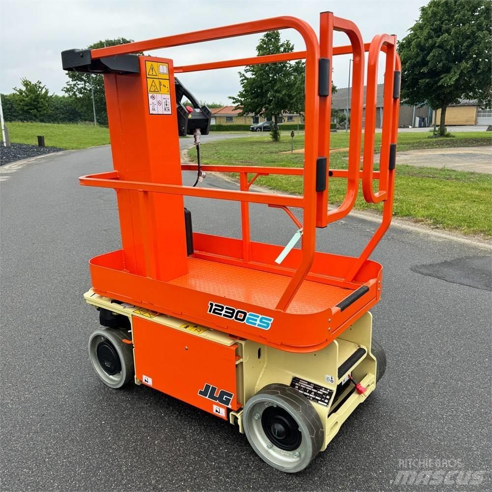 JLG 1230 ES Vertikālie pacēlāji