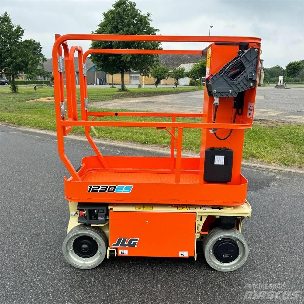 JLG 1230 ES Vertikālie pacēlāji