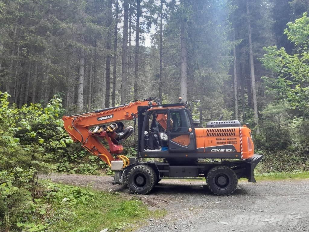 Doosan DX 210 W Ekskavatori