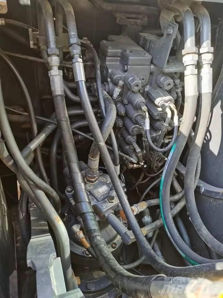 Sumitomo SH 130-6 Kāpurķēžu ekskavatori