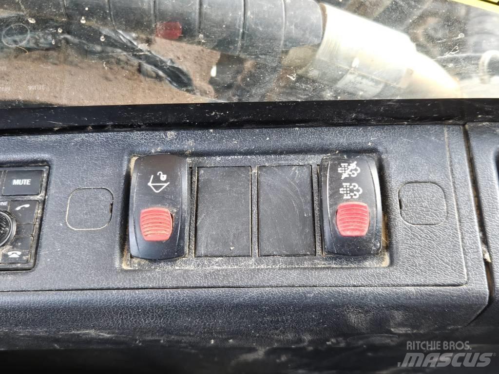 Hyundai HX 220 L Kāpurķēžu ekskavatori