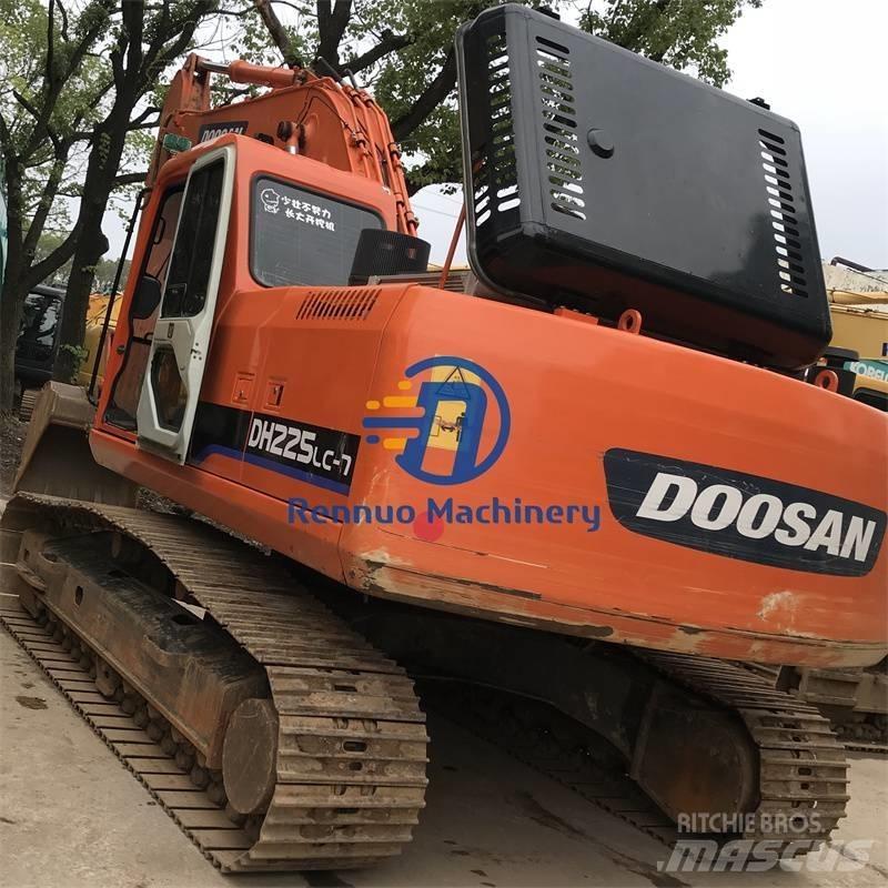 Doosan DH225LC-7 Kāpurķēžu ekskavatori