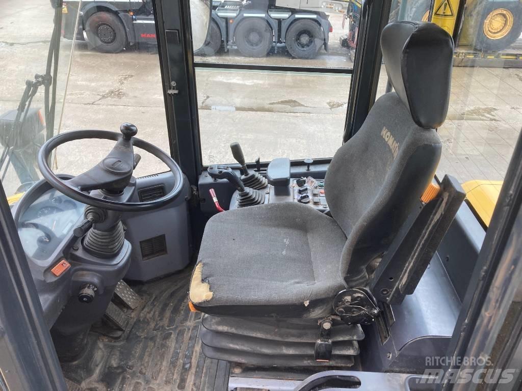 Komatsu WA 250 Iekrāvēji uz riteņiem