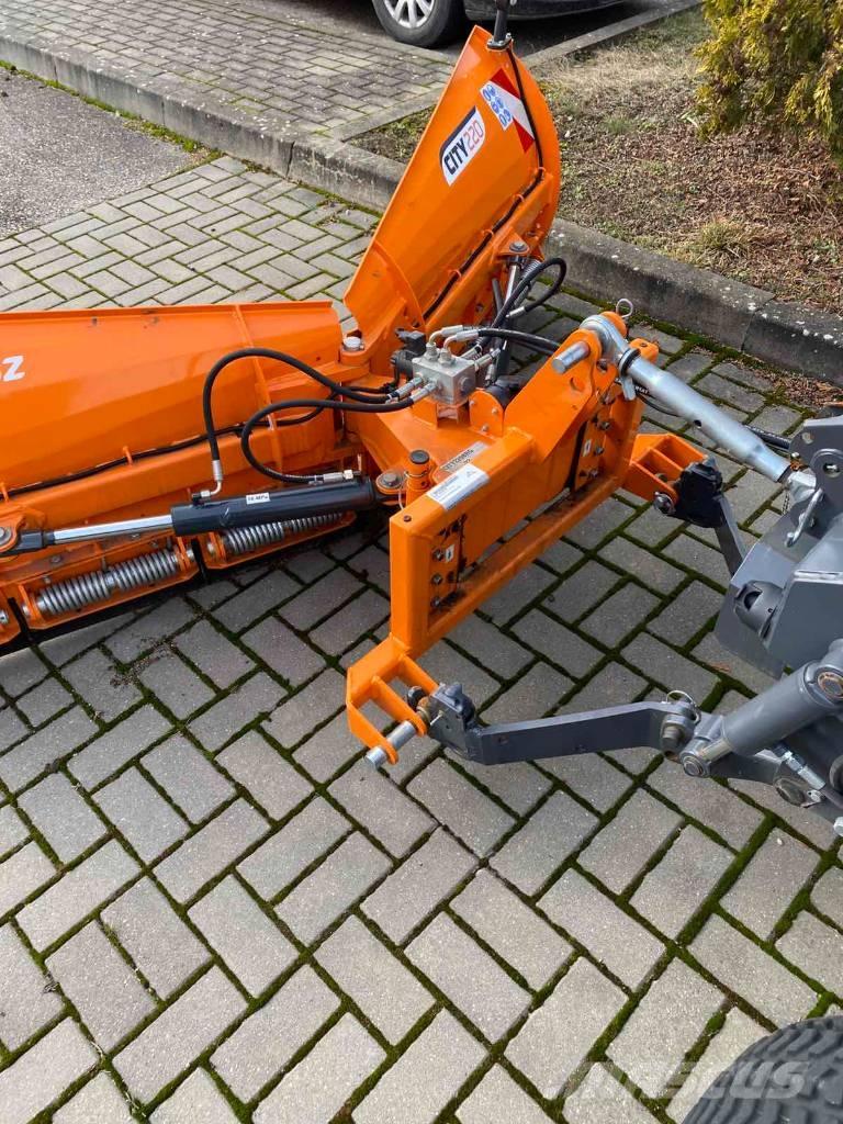 Kubota L2-622 Kompaktie traktori