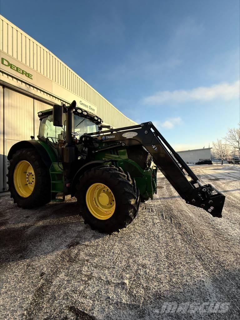 John Deere 6215R AP Traktori