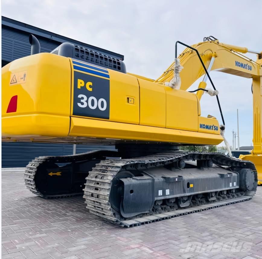 Komatsu 300 Kāpurķēžu ekskavatori