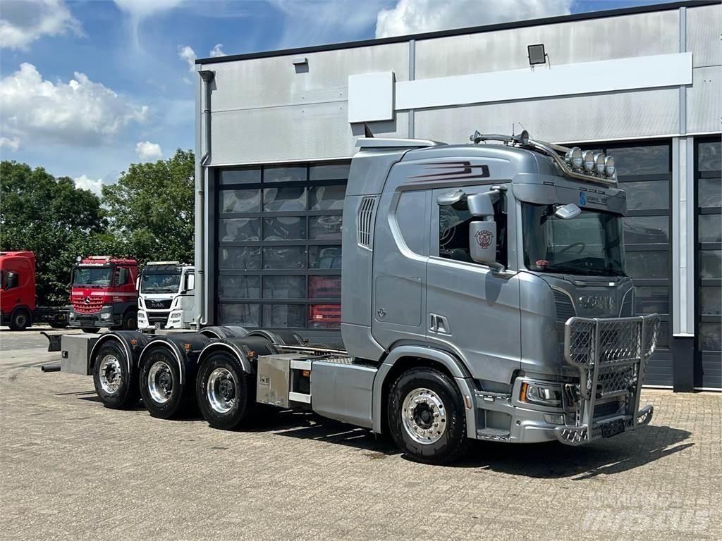 Scania R650 8x4 Šasija ar kabīni