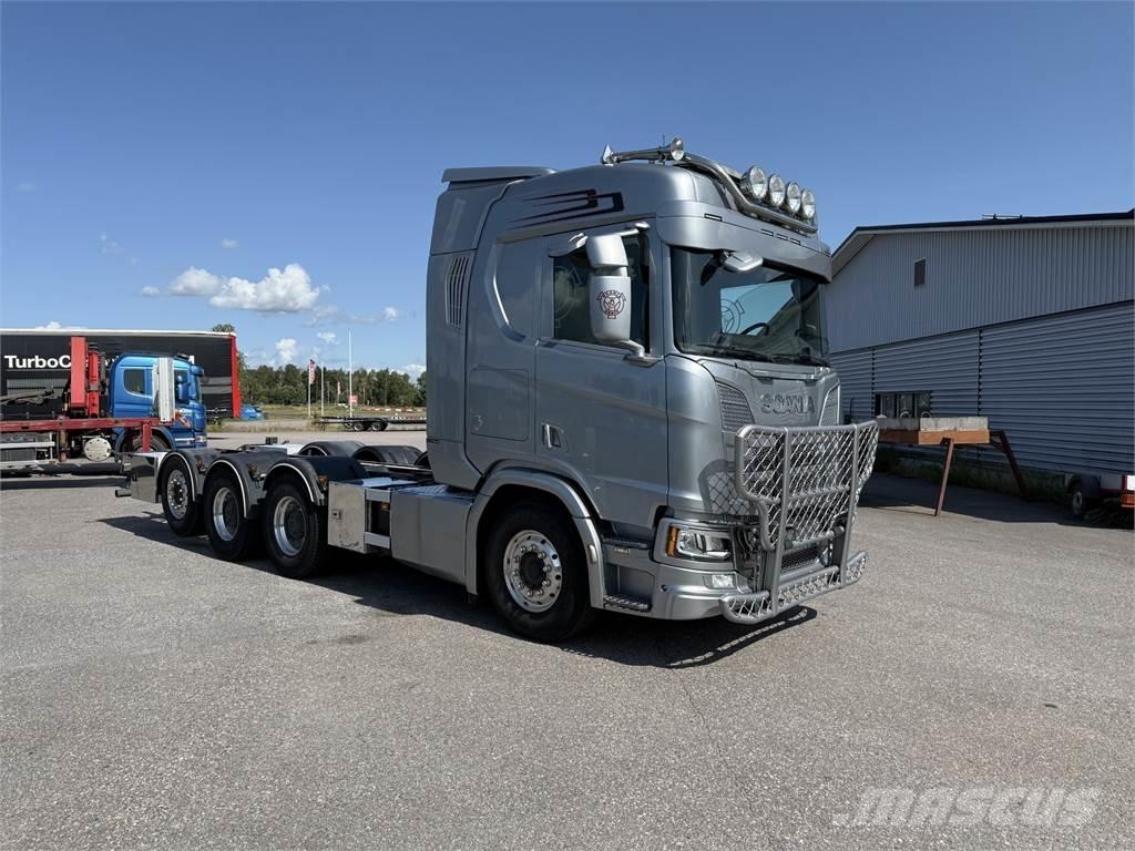 Scania R650 8x4 Šasija ar kabīni