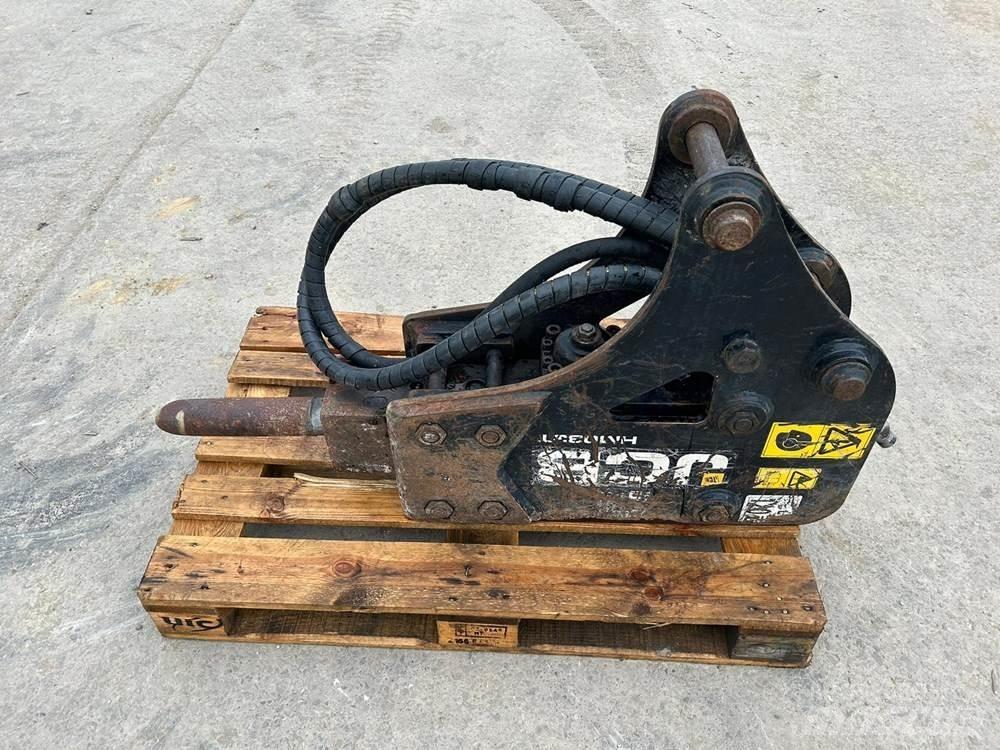 JCB HM033T Ekskavatori-iekrāvēji