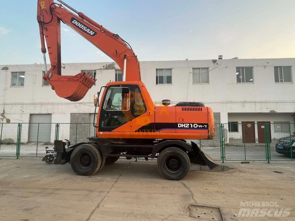 Doosan DH210W-7 Ekskavatori uz riteņiem