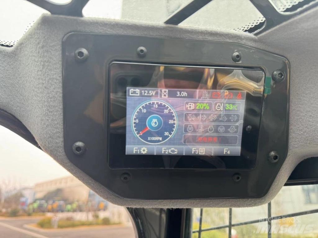 XCMG XC740K Lietoti riteņu kompaktiekrāvēji