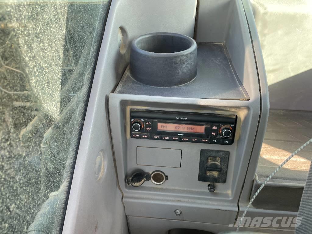 Volvo EC 140 EL Kāpurķēžu ekskavatori