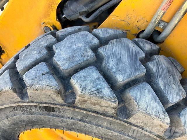 JCB 1CX EC Ekskavatori-iekrāvēji