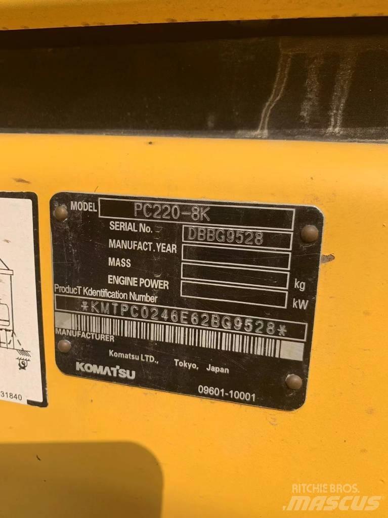 Komatsu PC 220-8 Vidēja lieluma ekskavatori 7 t - 12 t