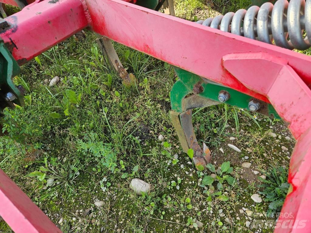 Unia Cross L 300 Piekabināmie arkli