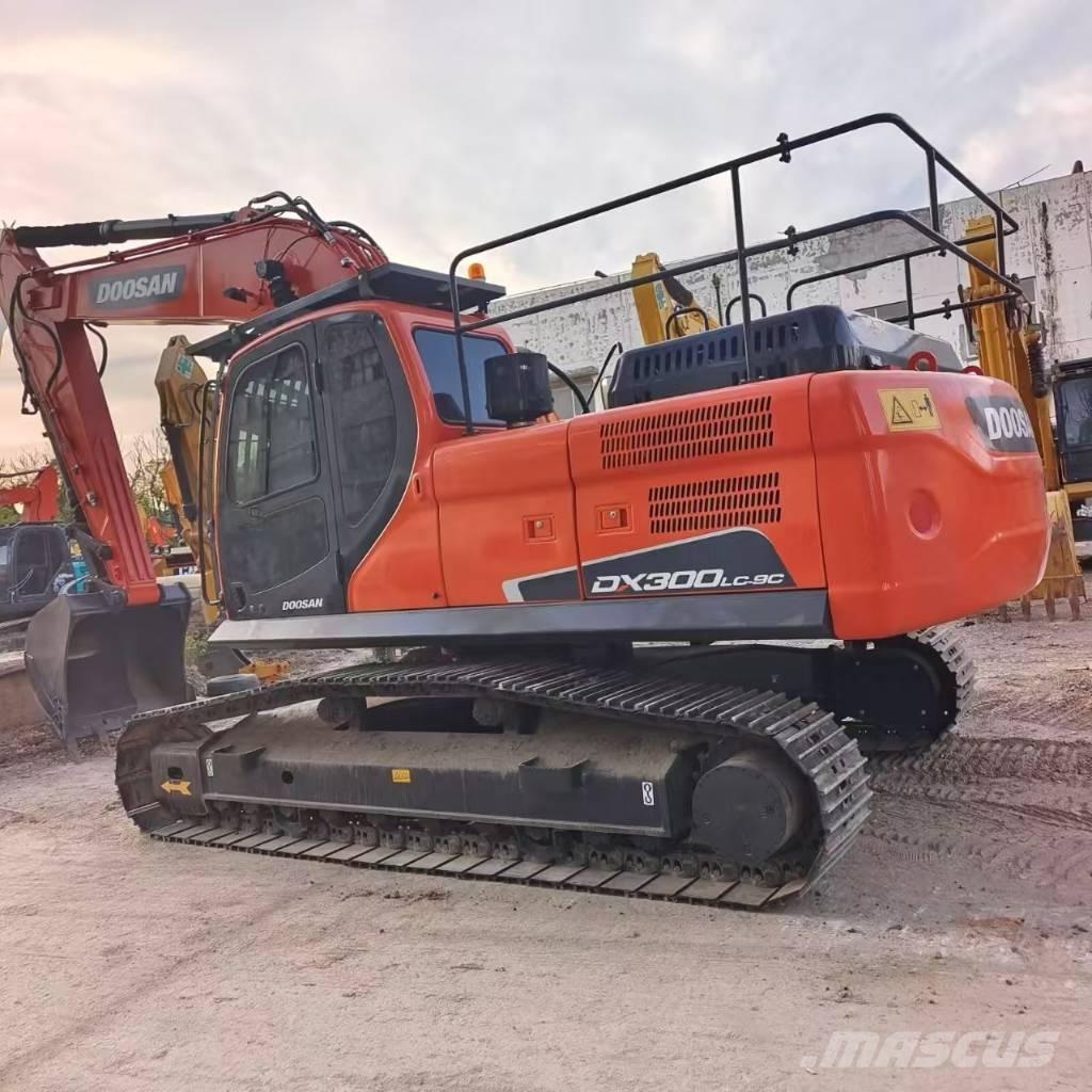 Doosan DX 300 LC Kāpurķēžu ekskavatori
