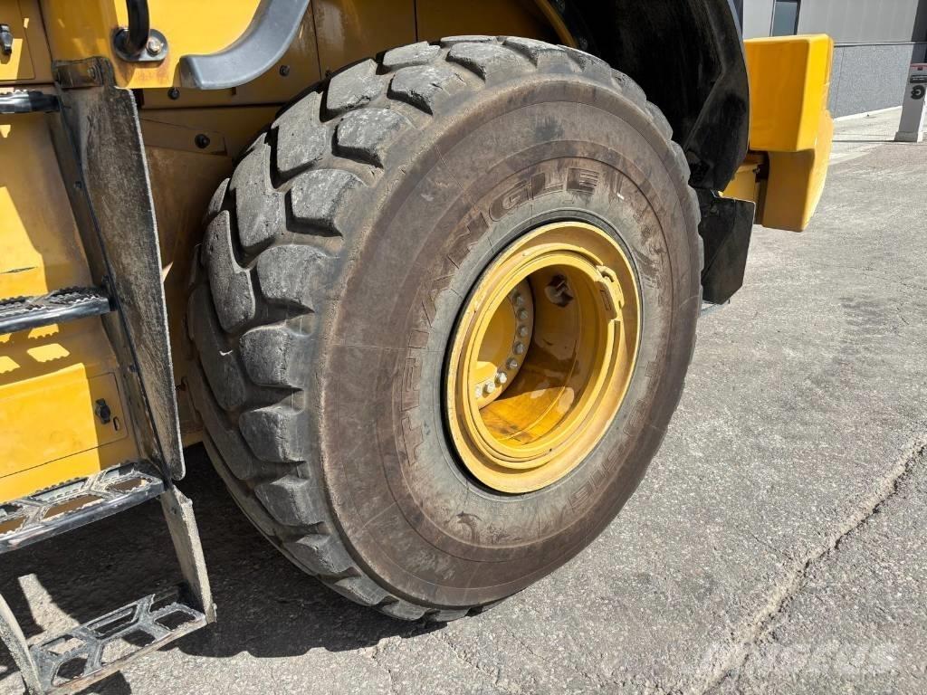 CAT 972 M XE Iekrāvēji uz riteņiem