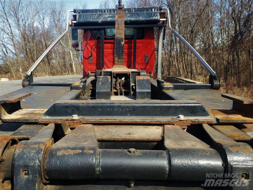 International WS7400 Treileri ar āķi