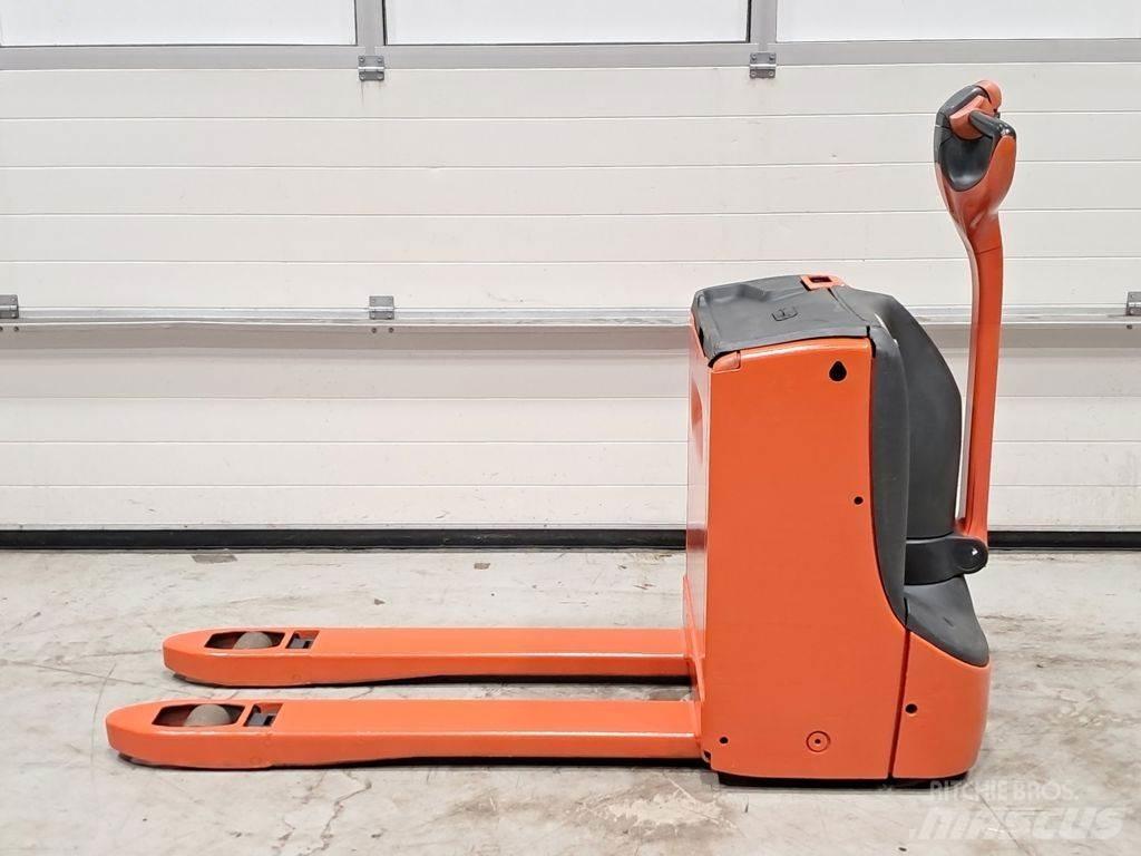 Linde T16 Zemie palešu pacēlāji