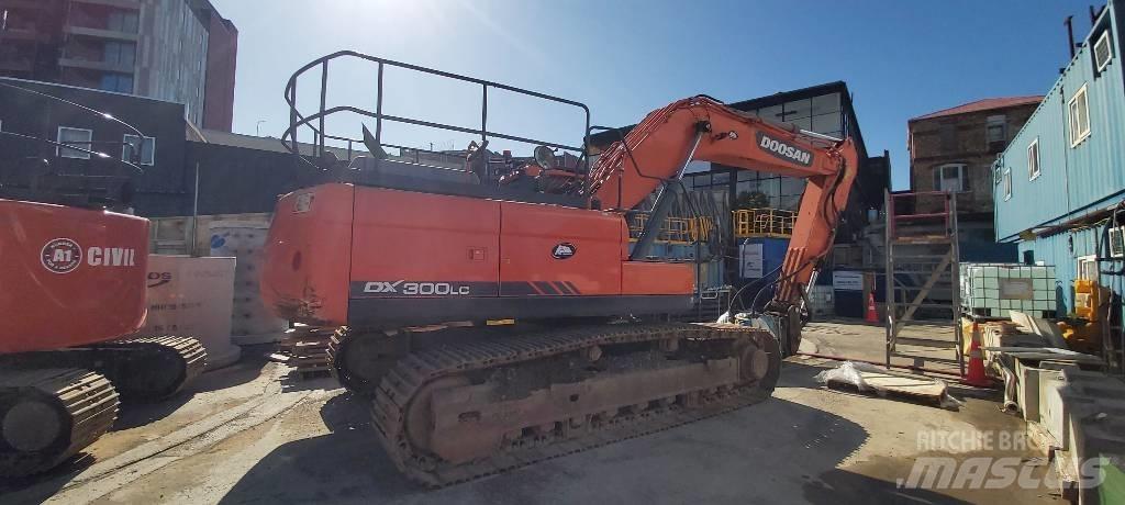 Doosan DX 300 LC Kāpurķēžu ekskavatori