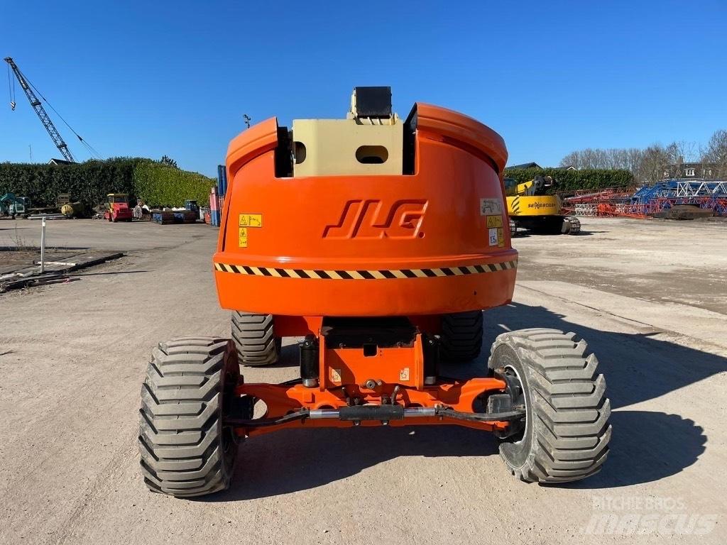 JLG 520 AJ Strēles pacēlāji