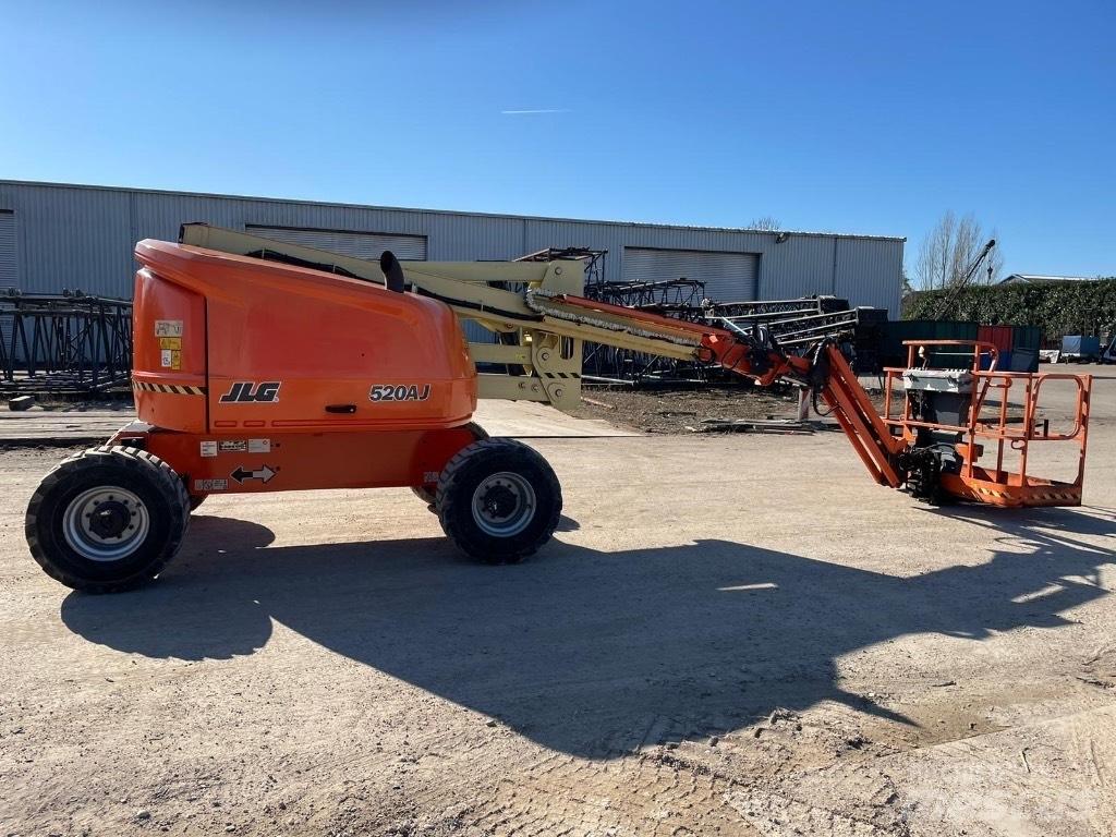 JLG 520 AJ Strēles pacēlāji