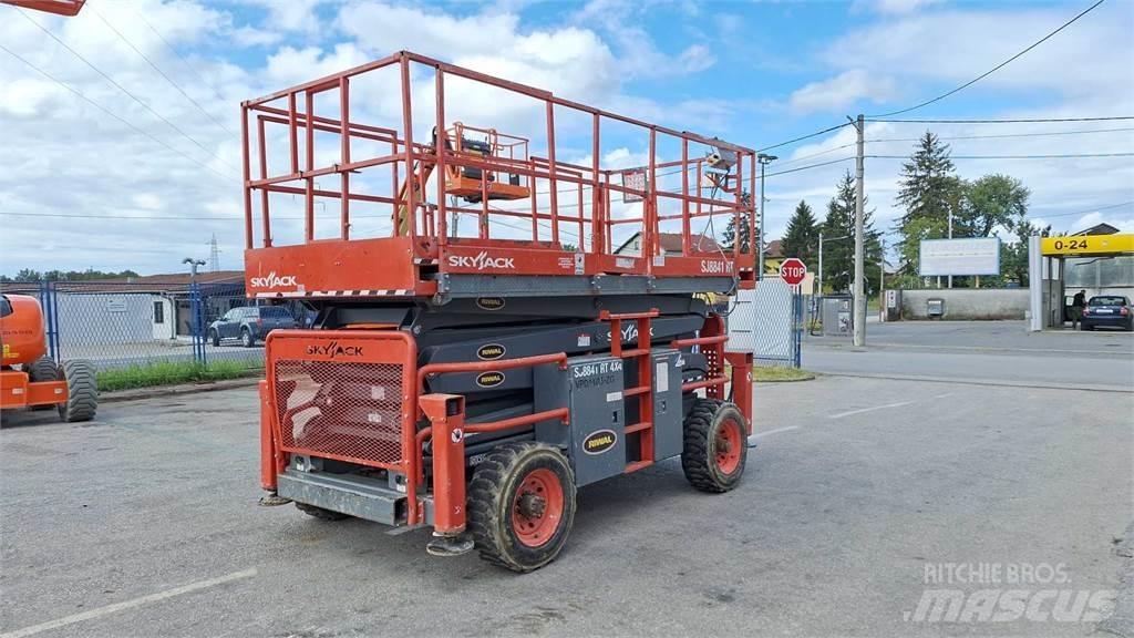 SkyJack 8841RT Šķerveida pacēlāji