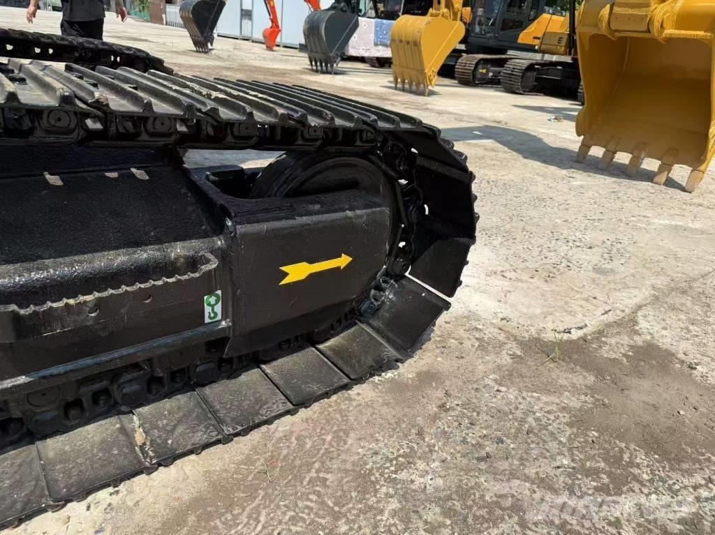 CAT 320D Kāpurķēžu ekskavatori