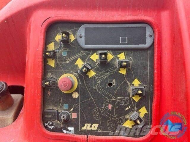 JLG 450AJ Strēles pacēlāji